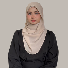 Load image into Gallery viewer, Allure in butter